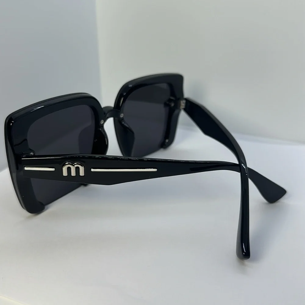 Oversized Black Square Sunglasses Silver M Logo UV  display picture 2